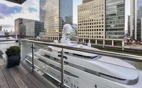 City Waterfront Apartments